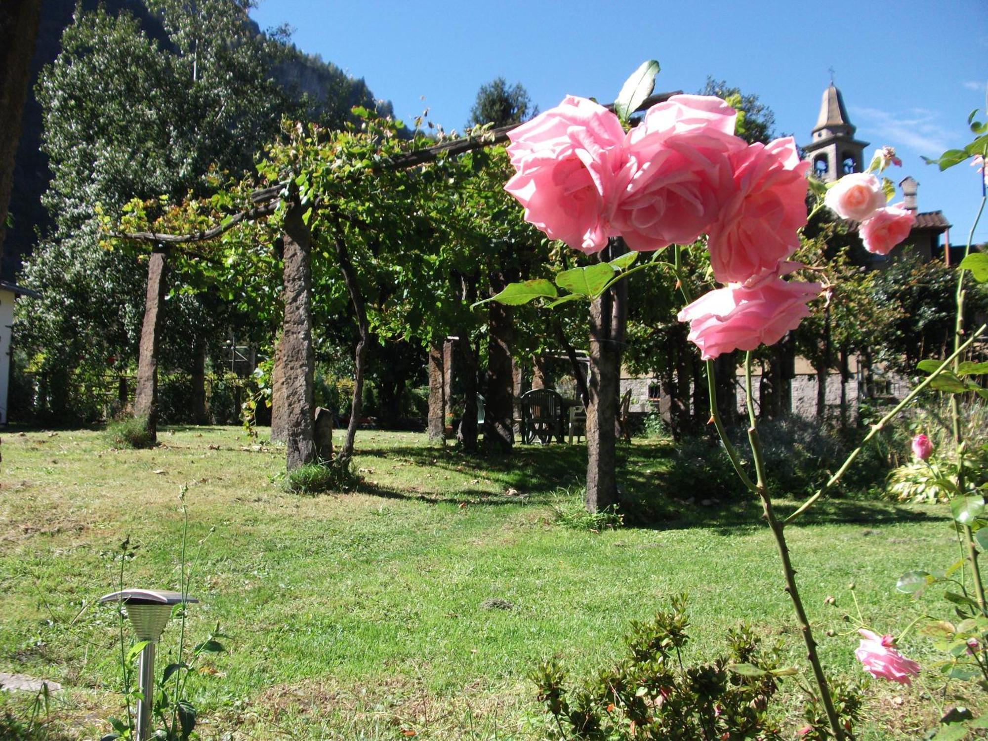 Grotto Pergola Bed and Breakfast Giornico Buitenkant foto